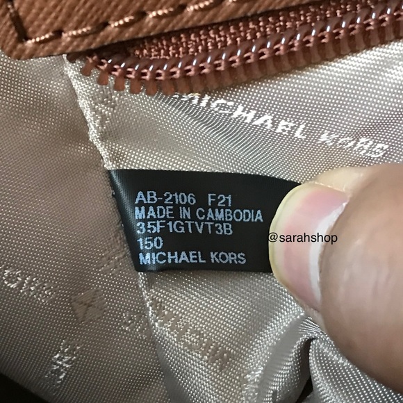 🌼Michael Kors Purse - Picture 11 of 13